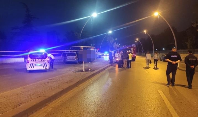 Başkent'te otomobil ile minibüs çarpıştı: 1 ölü, 14 yaralı