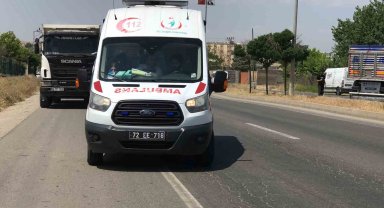 Batman'da patates yüklü kamyonet devrildi: 3 yaralı