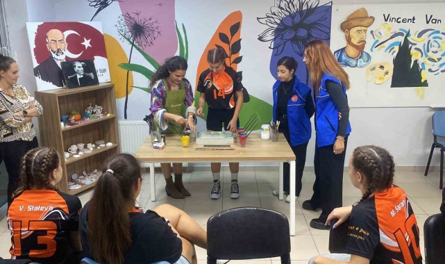 Bulgar sporcular ebru sanatı ile tanıştı
