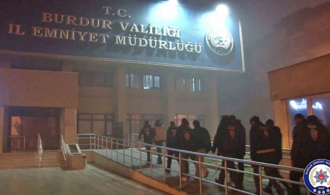 Burdur'da aranan 17 zanlı yakalandı