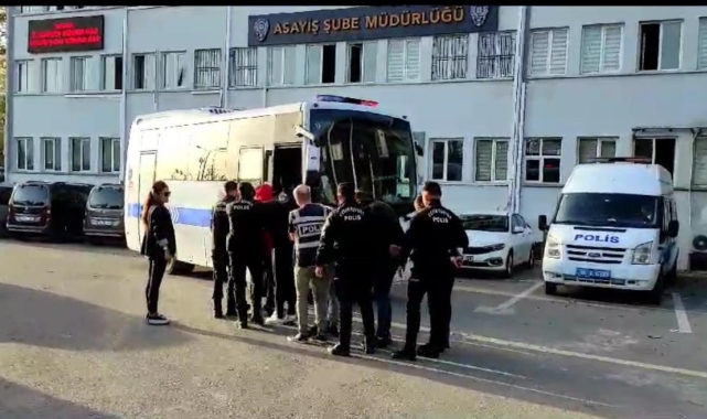 Bursa merkezli operasyonda fuhuş çetesi çökertildi : 2'si kadın 13 kişi gözaltına alındı