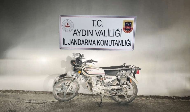 Çaldıkları motosiklet ile yakalandılar