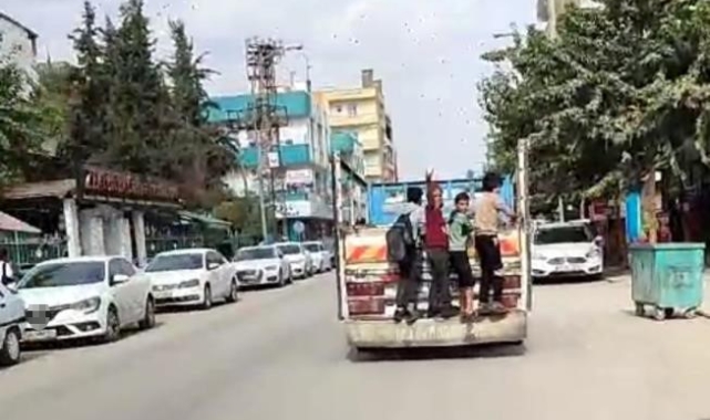 Çocukların tehlikeli yolculuğu kamerada