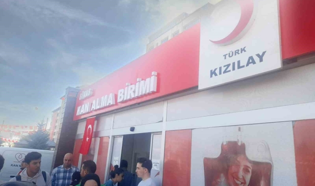 Cumhuriyet'in 100. yılında engellilerden kan bağışı