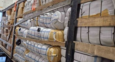 Deterjan yüklü tır da 70 bine yakın parfüm, kıyafet, ayakkabı ve aksesuar bulundu