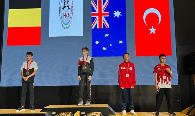 Dünya üçüncüsü genç sporcuya coşkulu karşılama