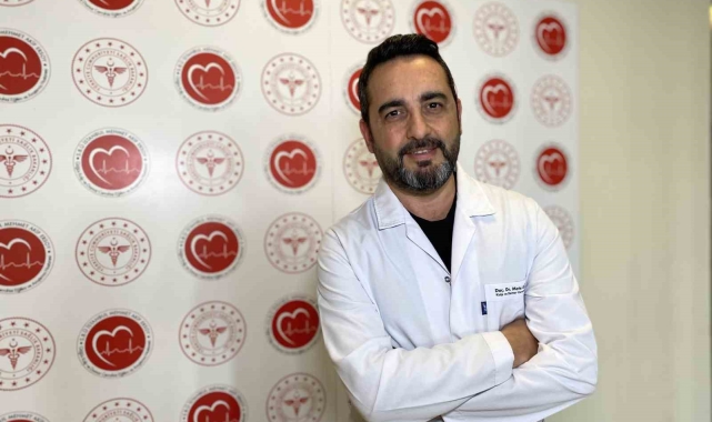 E-sigara çılgınlığına dikkat: "Zararsız sanılıyor, pıhtılaşma sorunlarını artırıyor"