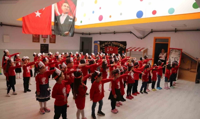 Efeler'in Gündüz Bakımevleri'nde Cumhuriyet Bayramı coşkusu