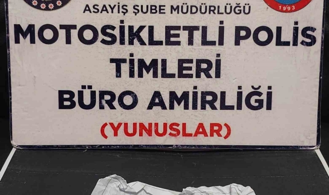 Ehliyetsiz sürücünün aracında uyuşturucu madde ele geçirildi