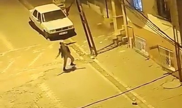 Esenyurt'ta alkollü şahıs evini taşlayıp, mahalleyi uyutmadı