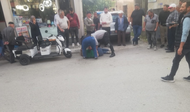 Eşi ve onunla ilişkisi olduğunu düşündüğü kişiyi bıçakladı