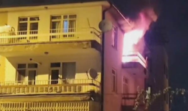 Ev alev alev yandı, o anlar kameraya yansıdı