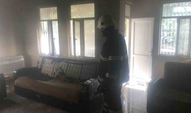 Evde çıkan yangın korkuttu