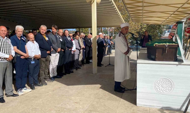 Evinin altıncı katından atlayan genç memleketinde toprağa verildi