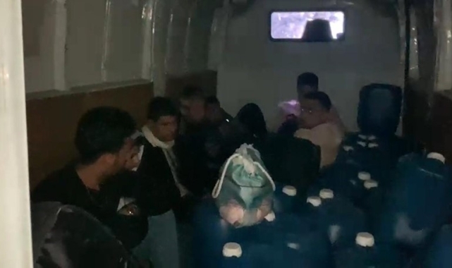 Ezine'de 8 kaçak göçmen ile 1 organizatör yakalandı