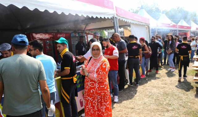 Festivalde kebap kuyruğu