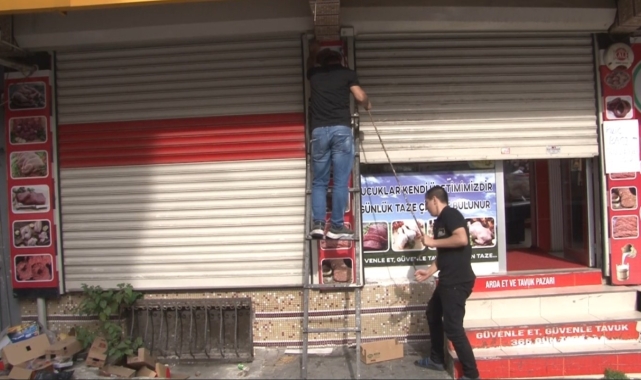 Gaziosmanpaşa'da BEDAŞ'ın yanan elektrik kablolarına geç müdahalesi esnafı mağdur etti