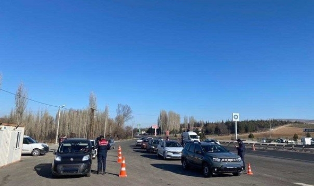 Hapis cezası bulunan 107 şahıs jandarma ekiplerince yakalandı