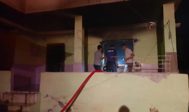 Hatay'ın Erzin ilçesinde bir evde yangın çıktı