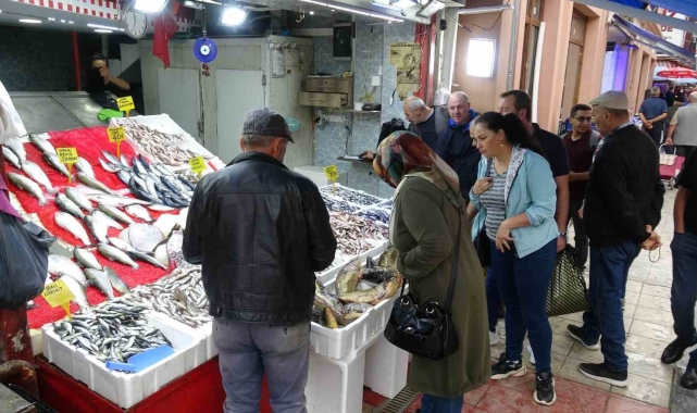 Havalar bozdu, hamsi 40 TL'den 70 TL'ye yükseldi