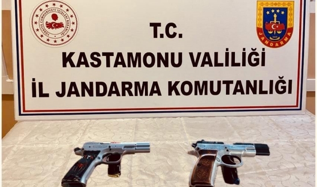 Havaya ateş açan iki kişi yakalandı
