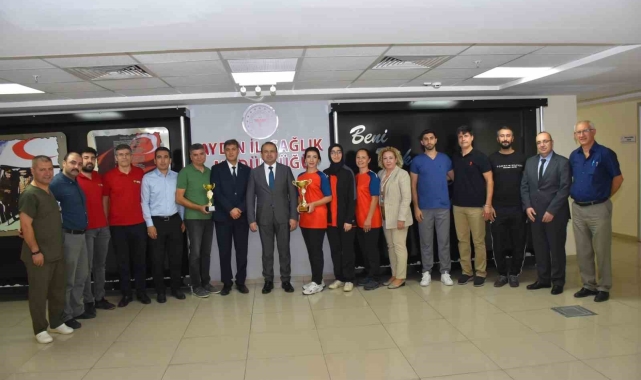 İl Sağlık Müdürü Şenkul başarılı takımların oyuncularını ağırladı