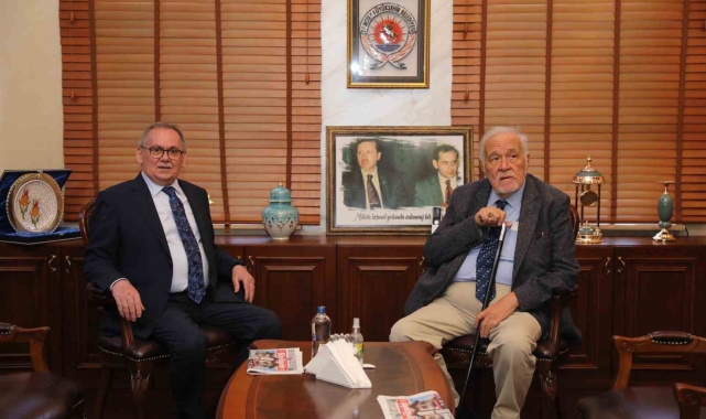 İlber Ortaylı: "Samsun'a Şehir Kütüphanesi yapılması çok güzel olacaktır"