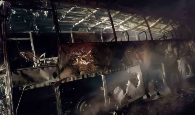 İşçi otobüsü alev alev yandı