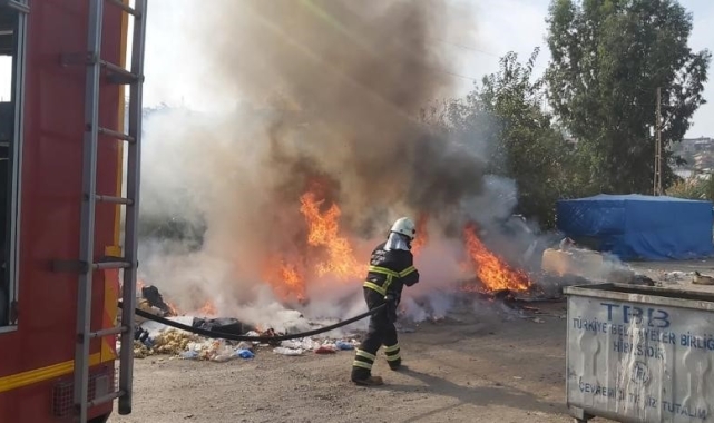 İskenderun ilçesi sanayi sitesinde çöp yangını