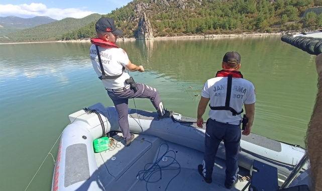 Jandarma 200 kilo balığı göle bıraktı