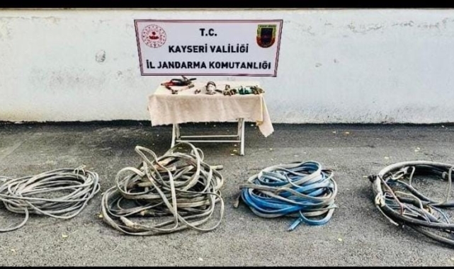 Jandarmadan kablo hırsızlarına suçüstü
