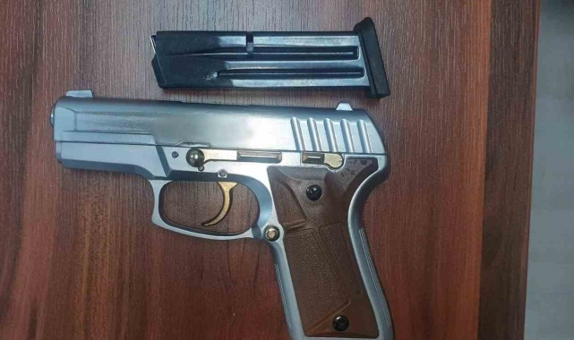 Jandarmanın dikkati silahı yakalattı