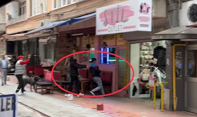 Kafede baltalarla birbirlerine girdiler