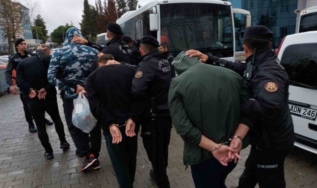 "Kafes" operasyonunda gözaltına alınan 28 kişi adliyeye sevk edildi