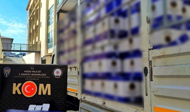 Kamyonda 5 Milyon Kaçak Makaron Ele Geçirildi