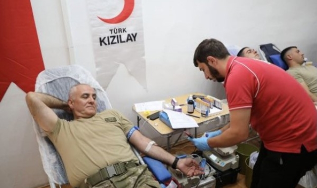 Kan bağışı kampanyasına katılan Samsun Garnizon Komutanlığı'na 'gümüş madalya'