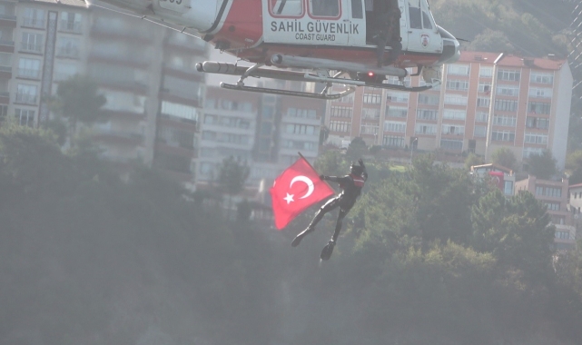Karadeniz'de nefesleri kesen gösteri