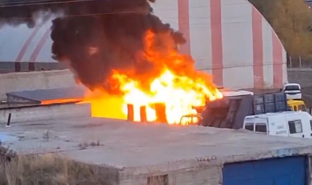 Kars'ta halk otobüsü yandı