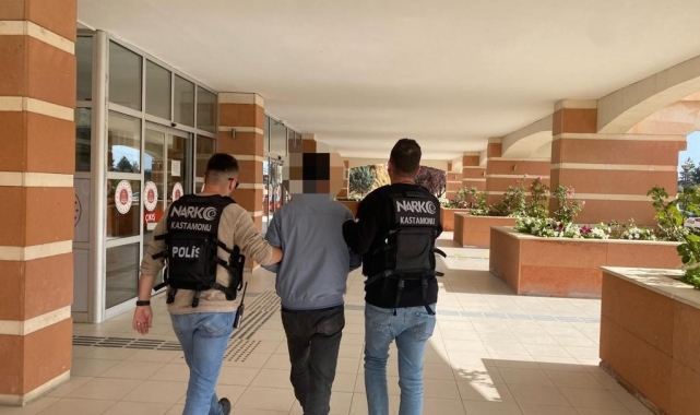 Kastamonu'da evden ve otomobilden hırsızlık yapan şüpheli tutuklandı