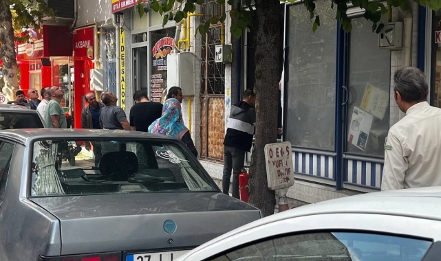Kastamonu'da yangının ortasında kalan yavru kediler kurtarıldı