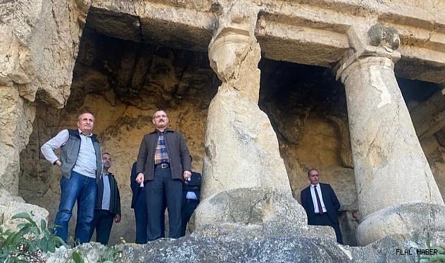 KAYMAKAM YILMAZ TABİAT ANITINDA İNCELEMELERDE BULUNDU