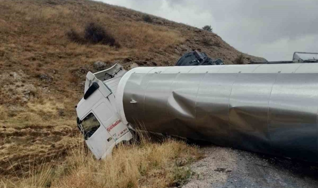 Kayseri - Kahramanmaraş Yolunda Tanker Devrildi