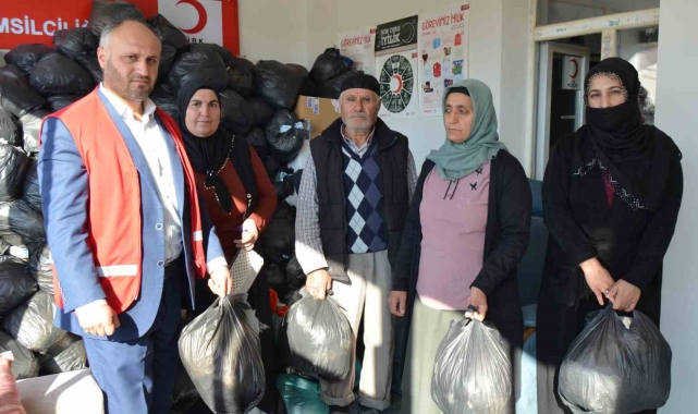 Kızılay'dan 200 kişiye giyim yardımı