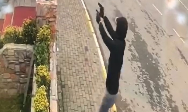 Küçükçekmece'de restorana düzenlenen silahlı saldırının görüntüsü ortaya çıktı