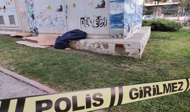 Kuşadası'nda evsiz bir kişi parkta ölü bulundu