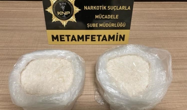 Kütahya'da durdurulan otobüste çantasında uyuşturucu bulunan kurye tutuklandı