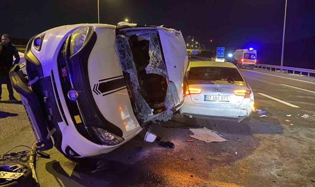 Kuzey Marmara Otoyolu'nda 3 araç birbirine girdi: 2'si ağır 9 yaralı