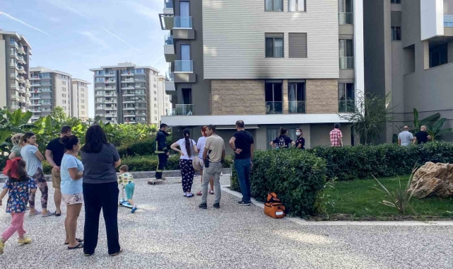 Lüks sitede çıkan yangında Rus ailenin yaşadığı daire kullanılamaz hale geldi