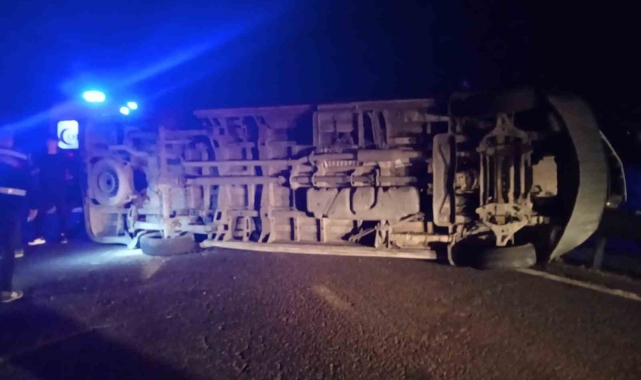 Mardin'de minibüs ile hafif ticari araç çarpıştı: 6 yaralı