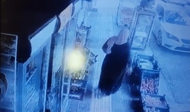 Marketten hırsızlık kamerada